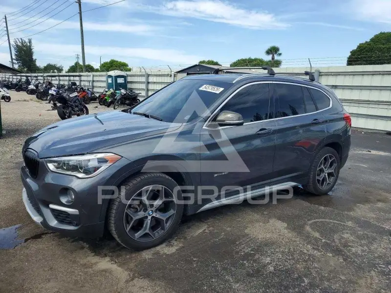 2017 BMW X1 фото