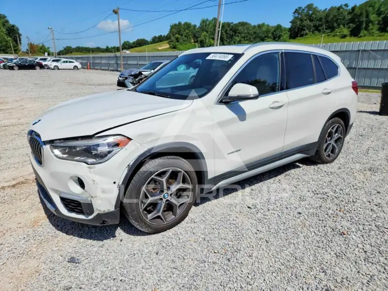2017 BMW X1 фото