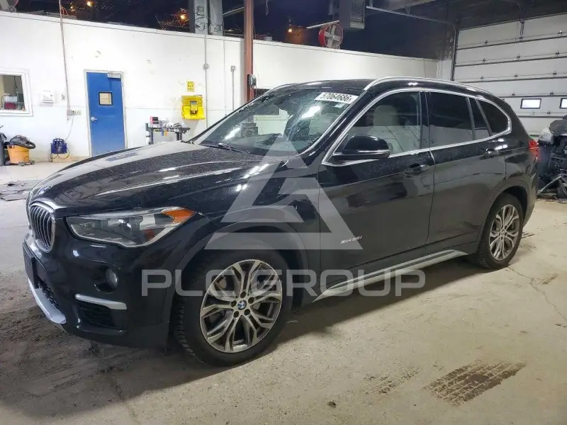 2017 BMW X1 фото