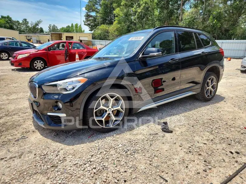 2017 BMW X1 фото