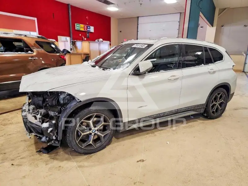 2017 BMW X1 фото