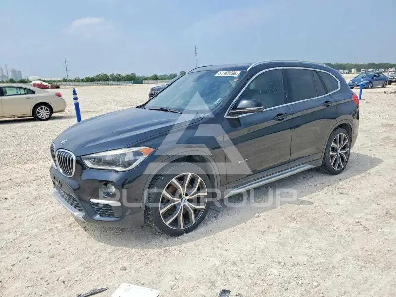 2017 BMW X1 фото