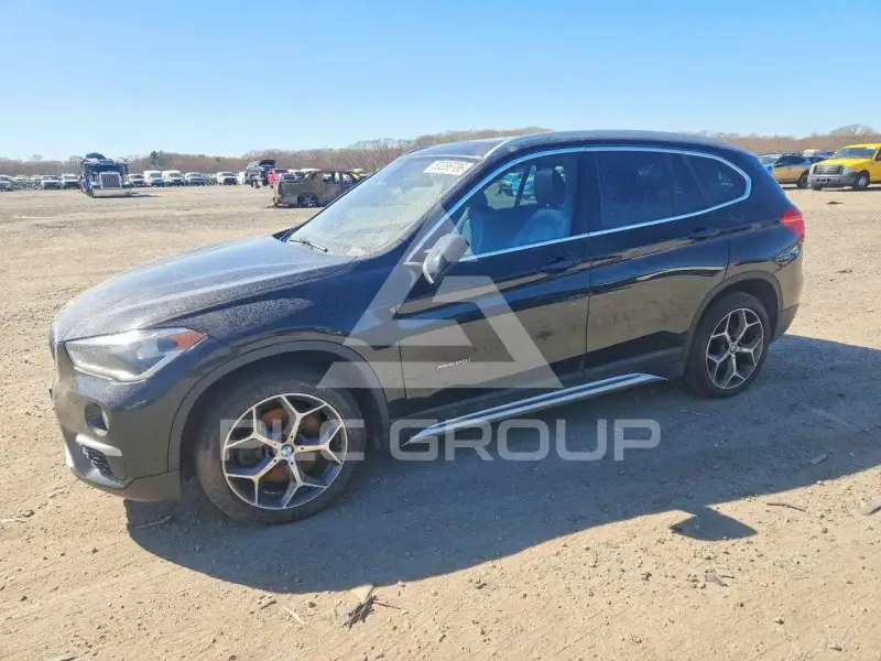 2017 BMW X1 фото