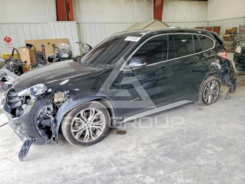2017 BMW X1 photo