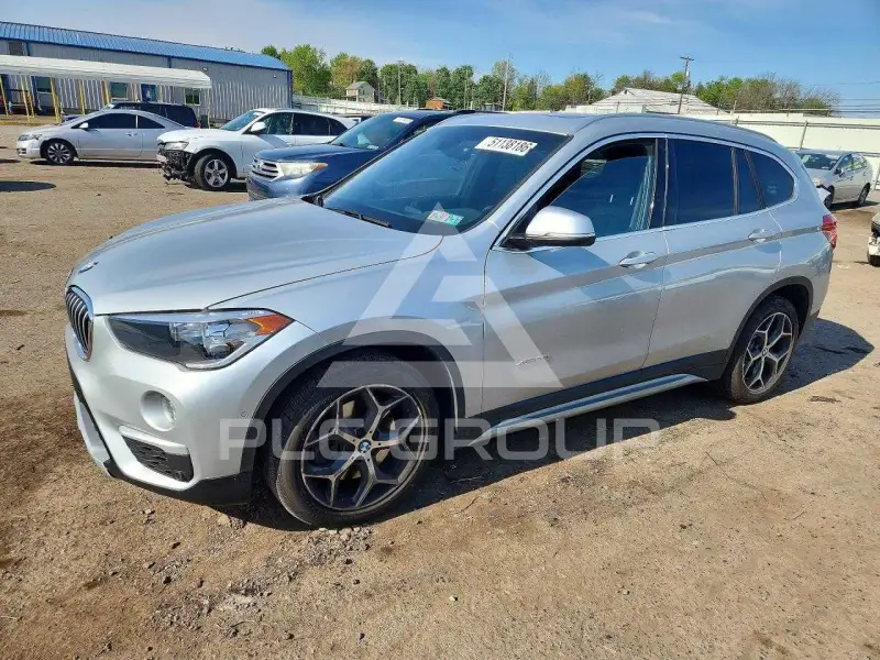 2017 BMW X1 фото