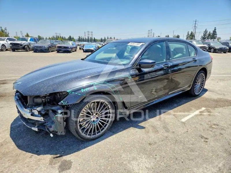 2017 BMW 750 фото