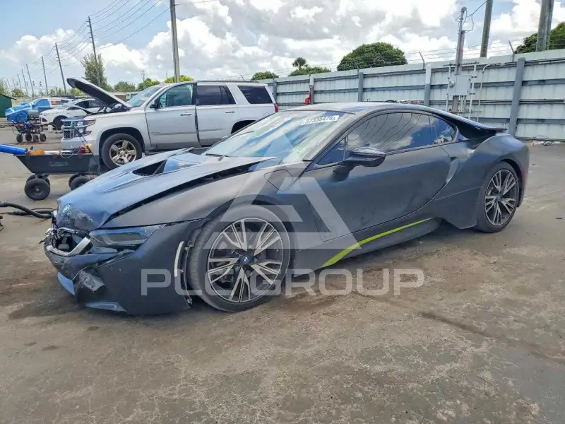 2017 BMW I8 фото