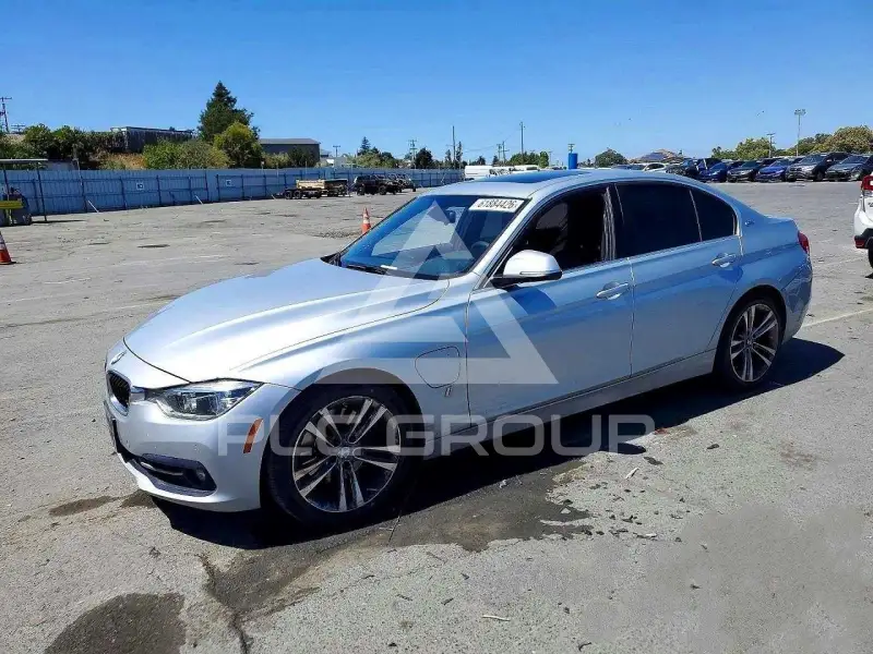 2017 BMW 330 photo