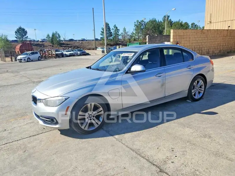 2017 BMW 330 фото