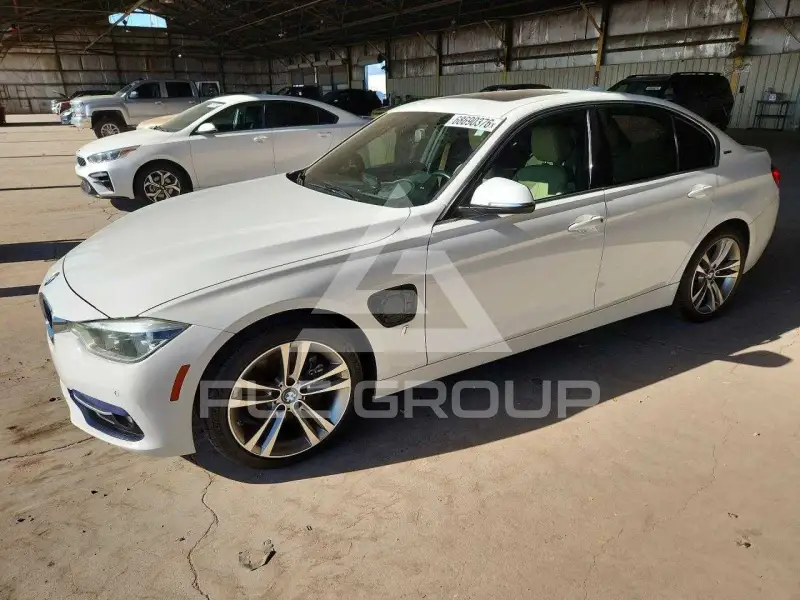 2017 BMW 330 фото