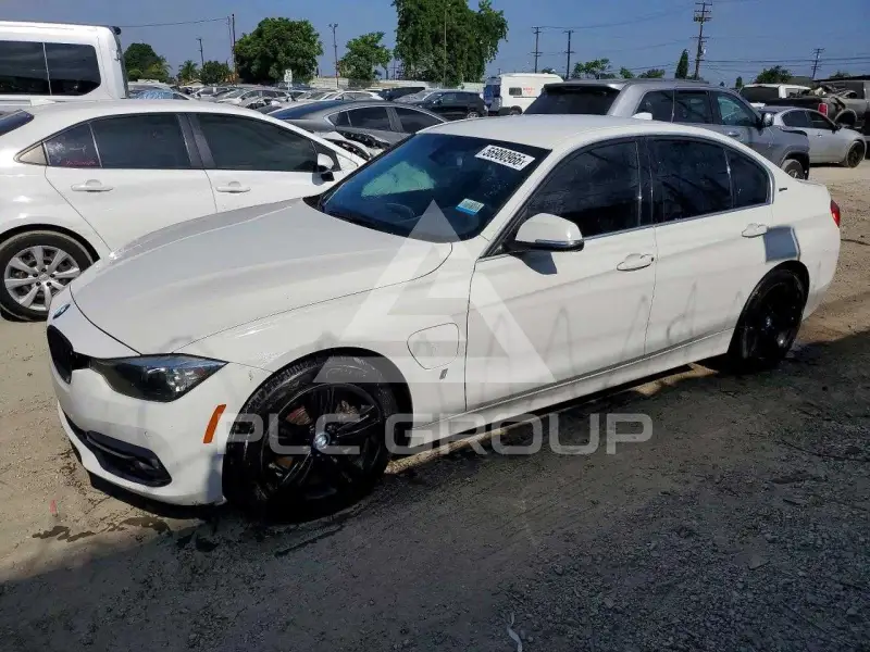 2017 BMW 330 photo