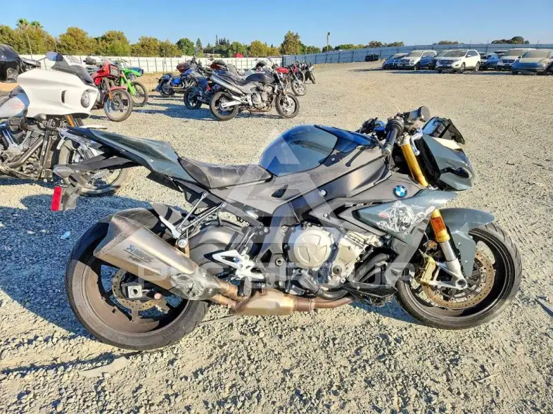 2017 BMW S1000 фото