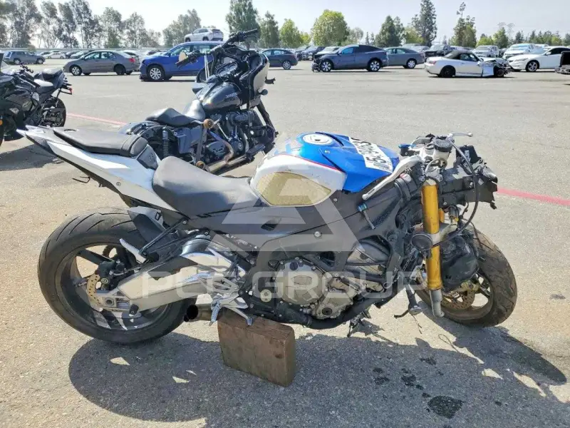 2017 BMW S1000 фото