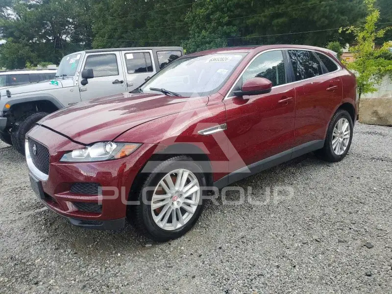 2017 Jaguar F-PACE photo