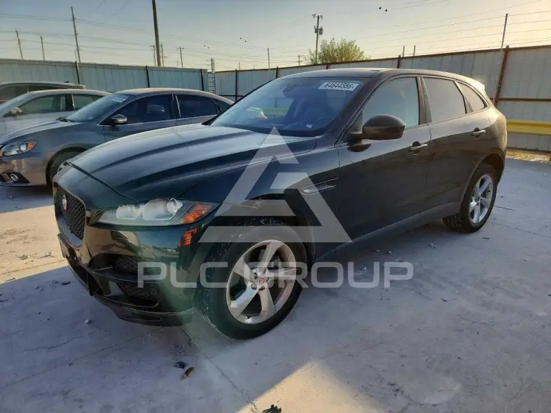 2017 Jaguar F-PACE photo