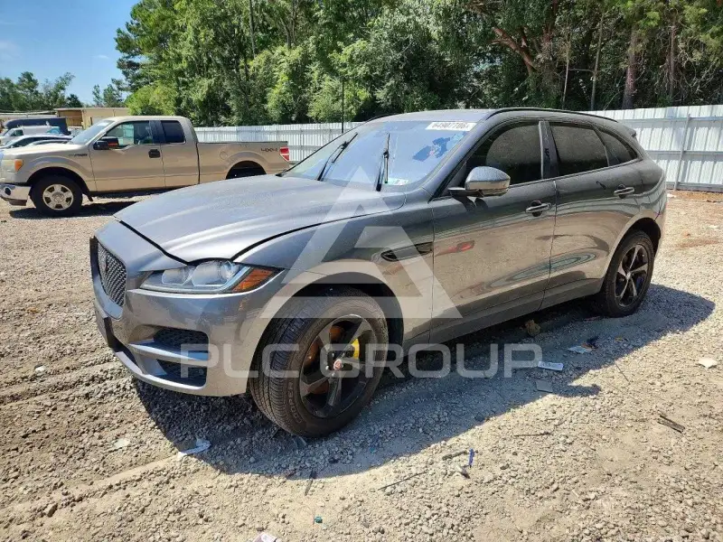 2017 Jaguar F-PACE photo