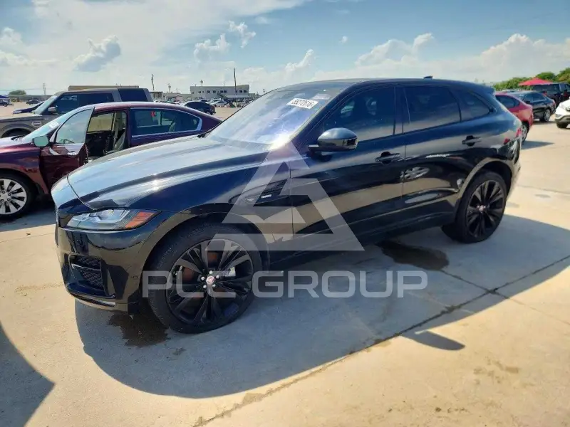 2017 Jaguar F-PACE photo
