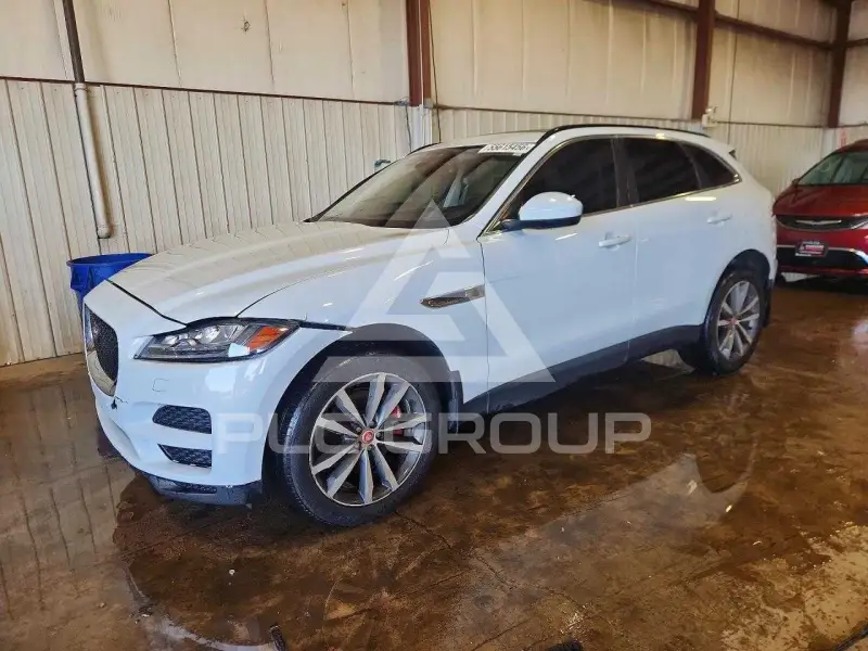 2017 Jaguar F-PACE photo