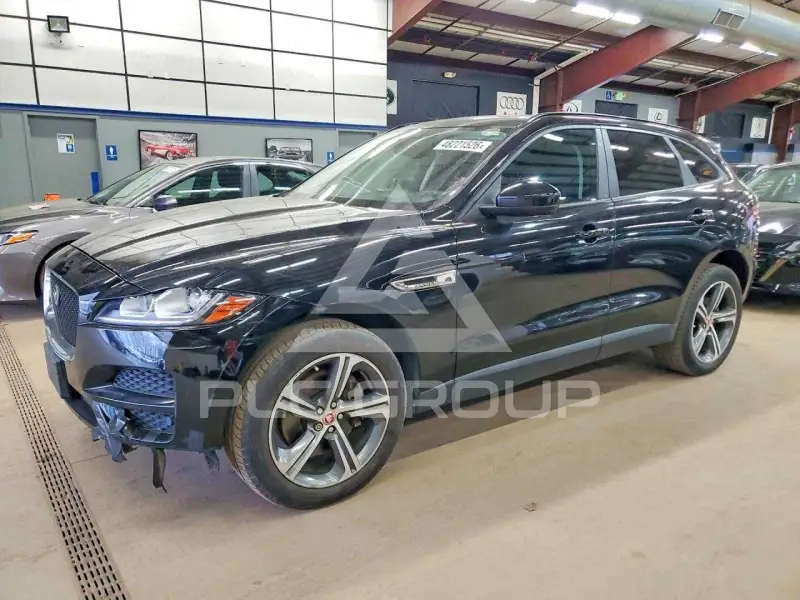 2017 Jaguar F-PACE photo