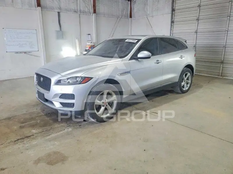 2017 Jaguar F-PACE photo