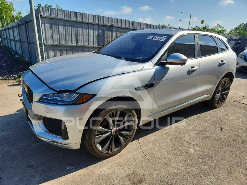 2017 Jaguar F-PACE photo