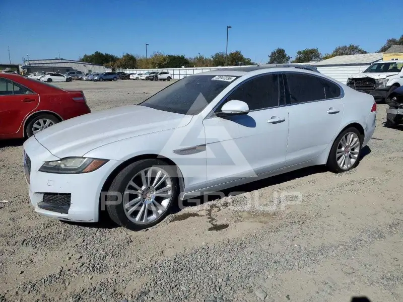 2017 Jaguar XF фото
