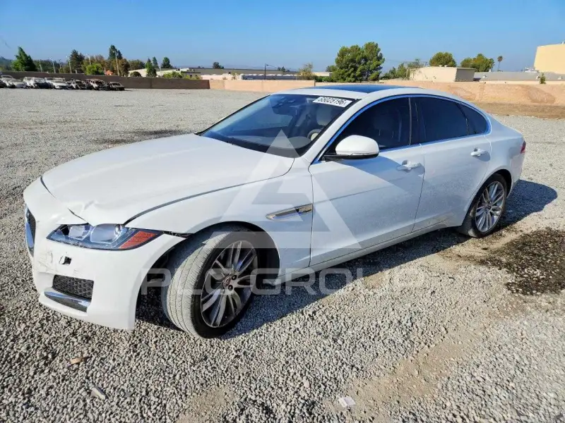 2017 Jaguar XF фото