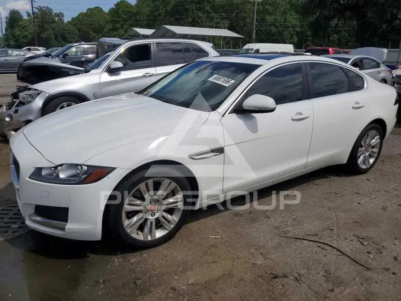 2017 Jaguar XF фото