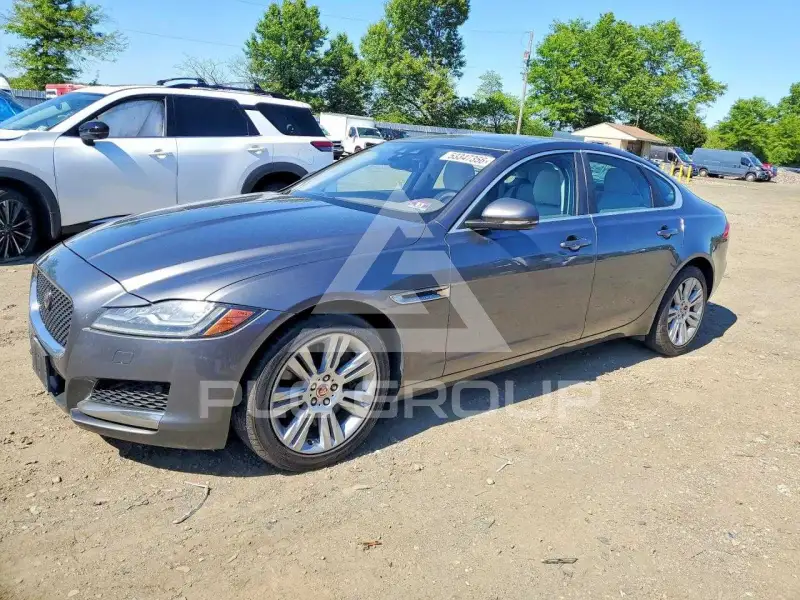 2017 Jaguar XF photo