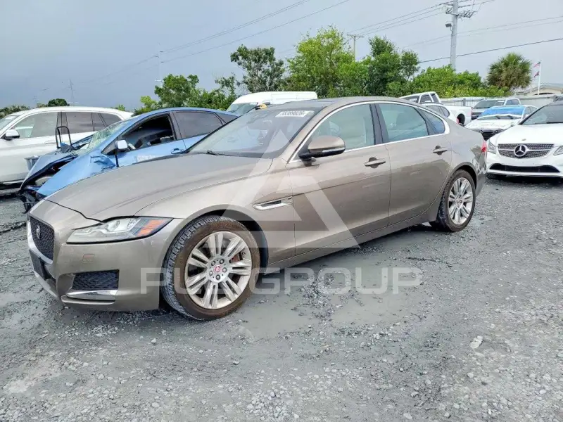 2017 Jaguar XF photo