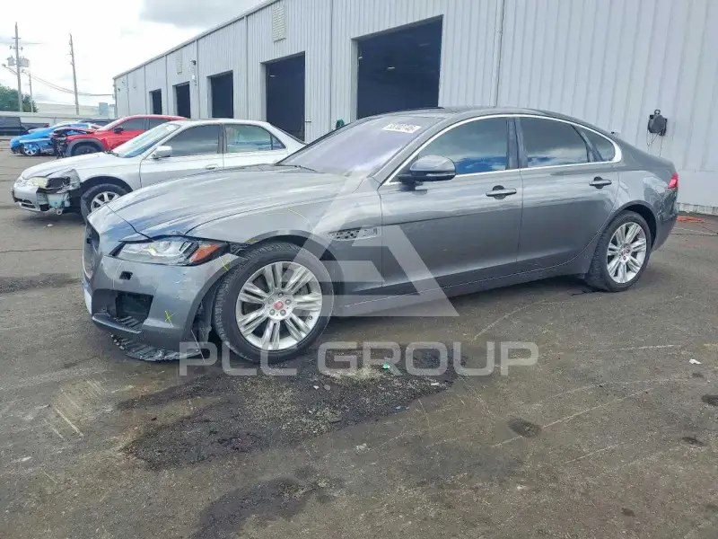 2017 Jaguar XF фото