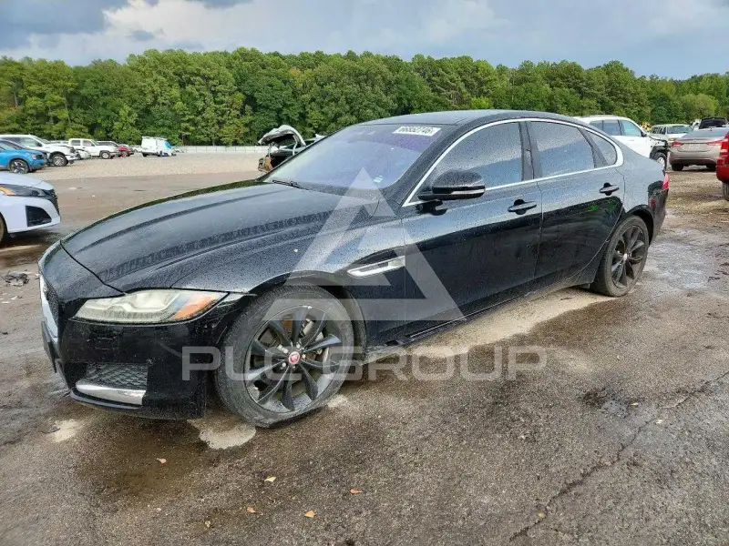 2017 Jaguar XF photo