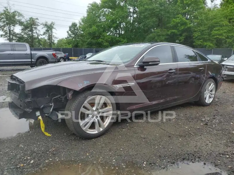 2017 Jaguar XJ photo