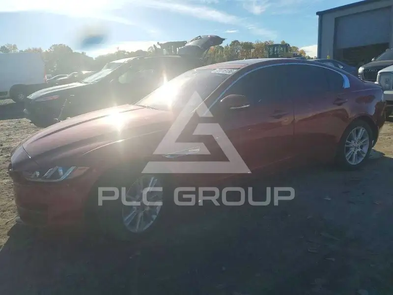 2017 Jaguar XE фото