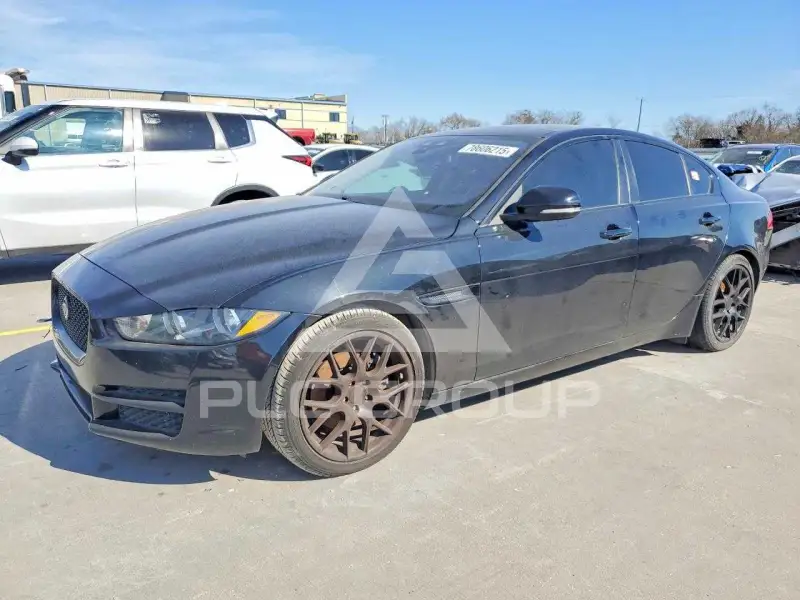 2017 Jaguar XE photo