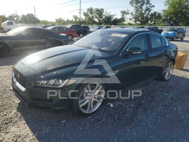 2017 Jaguar XE photo