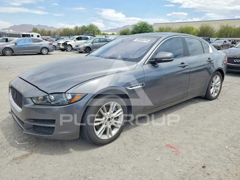 2017 Jaguar XE photo