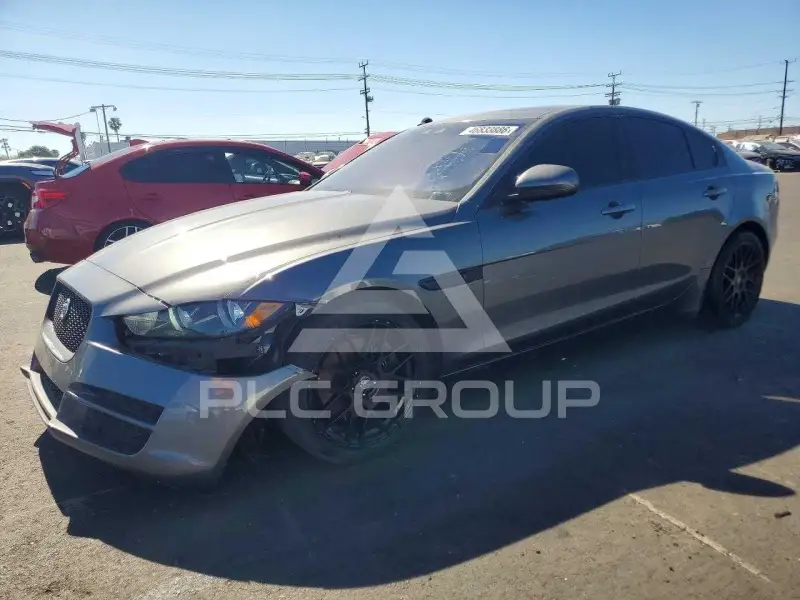 2017 Jaguar XE фото