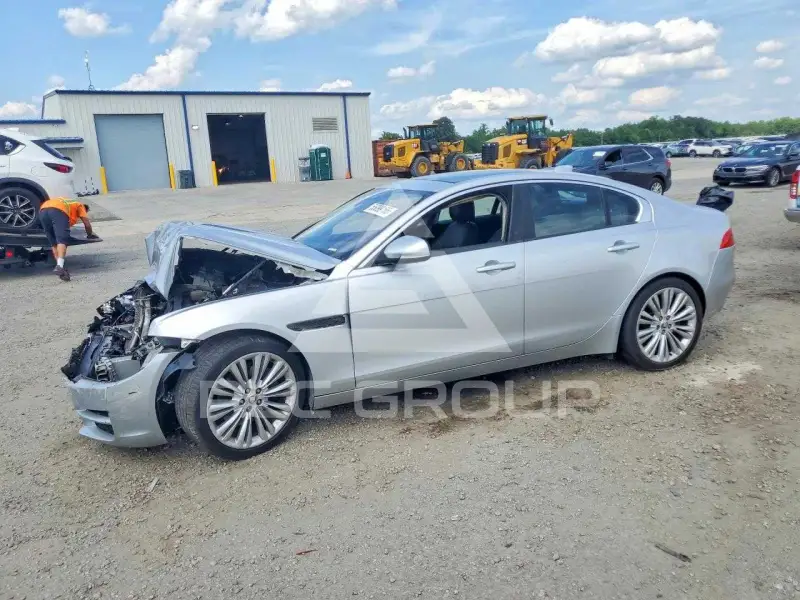 2017 Jaguar XE фото