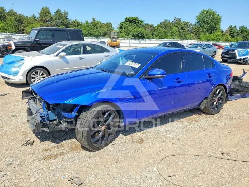 2017 Jaguar XE фото