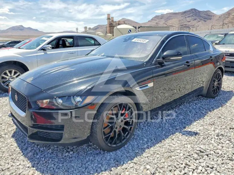 2017 Jaguar XE фото