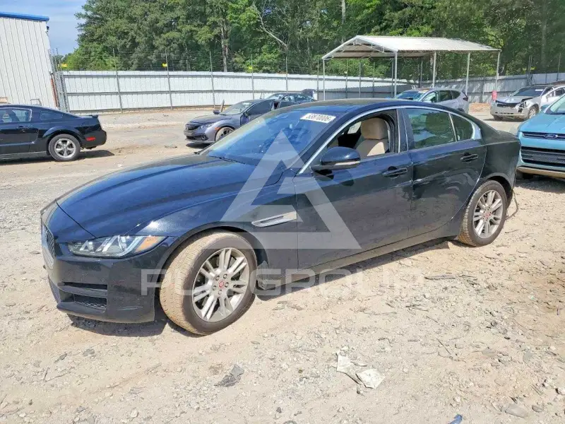 2017 Jaguar XE photo