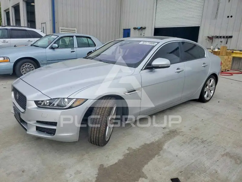 2017 Jaguar XE фото