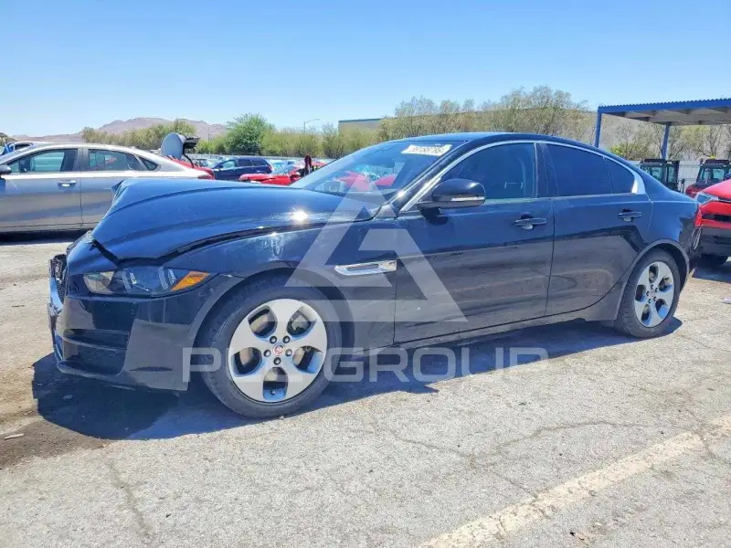 2017 Jaguar XE фото