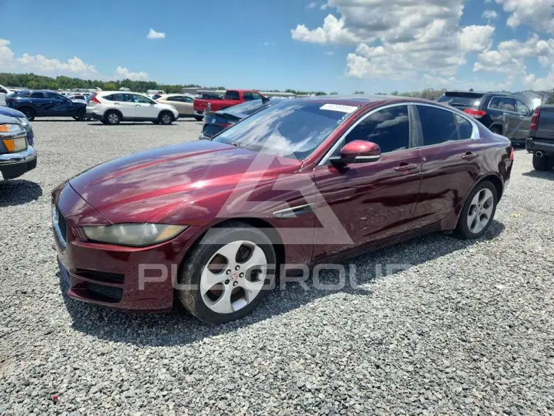 2017 Jaguar XE фото