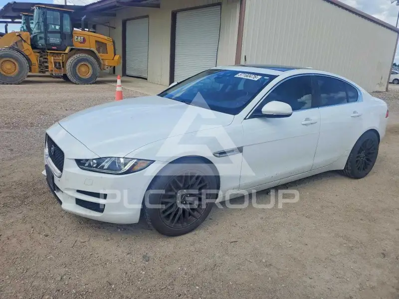 2017 Jaguar XE фото