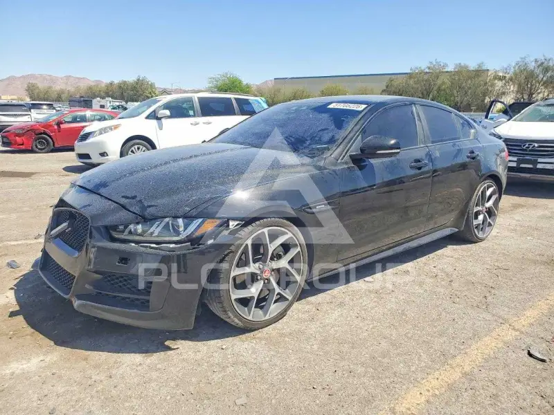 2017 Jaguar XE фото