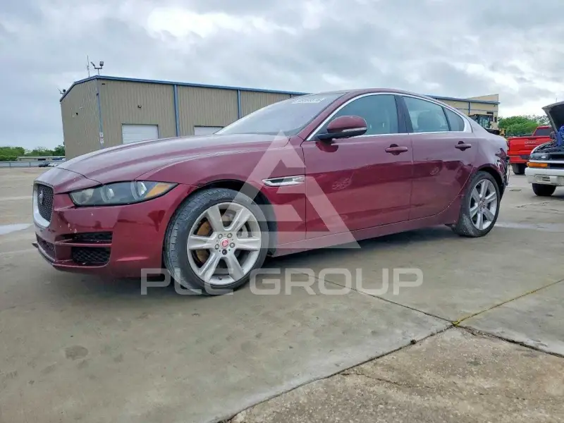2017 Jaguar XE фото