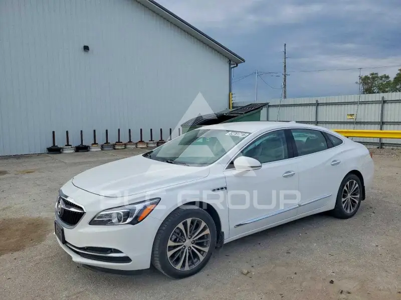 2017 Buick LACROSSE photo