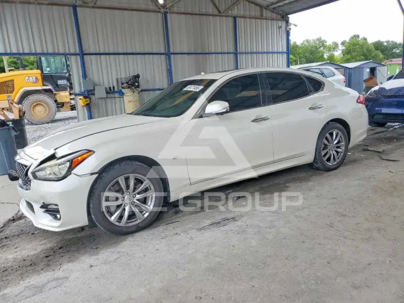 2017 Infinity Q70 фото